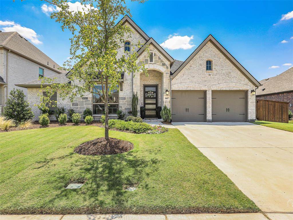 1607 Gardenia Street - Photo 1