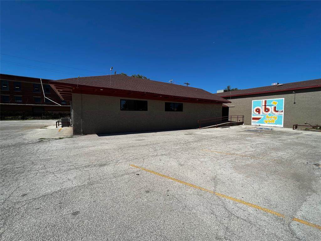 721 S 1st Street - Photo 1