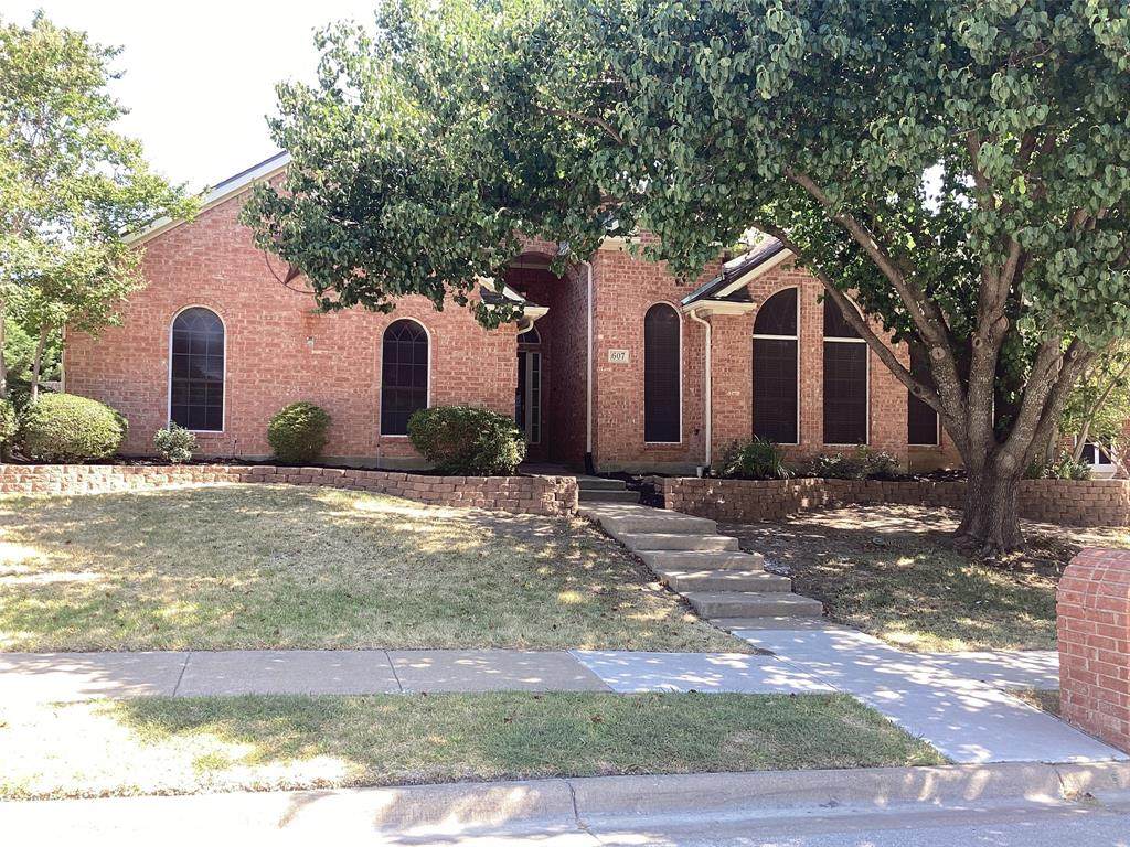 607 Santa Barbara Drive - Photo 1