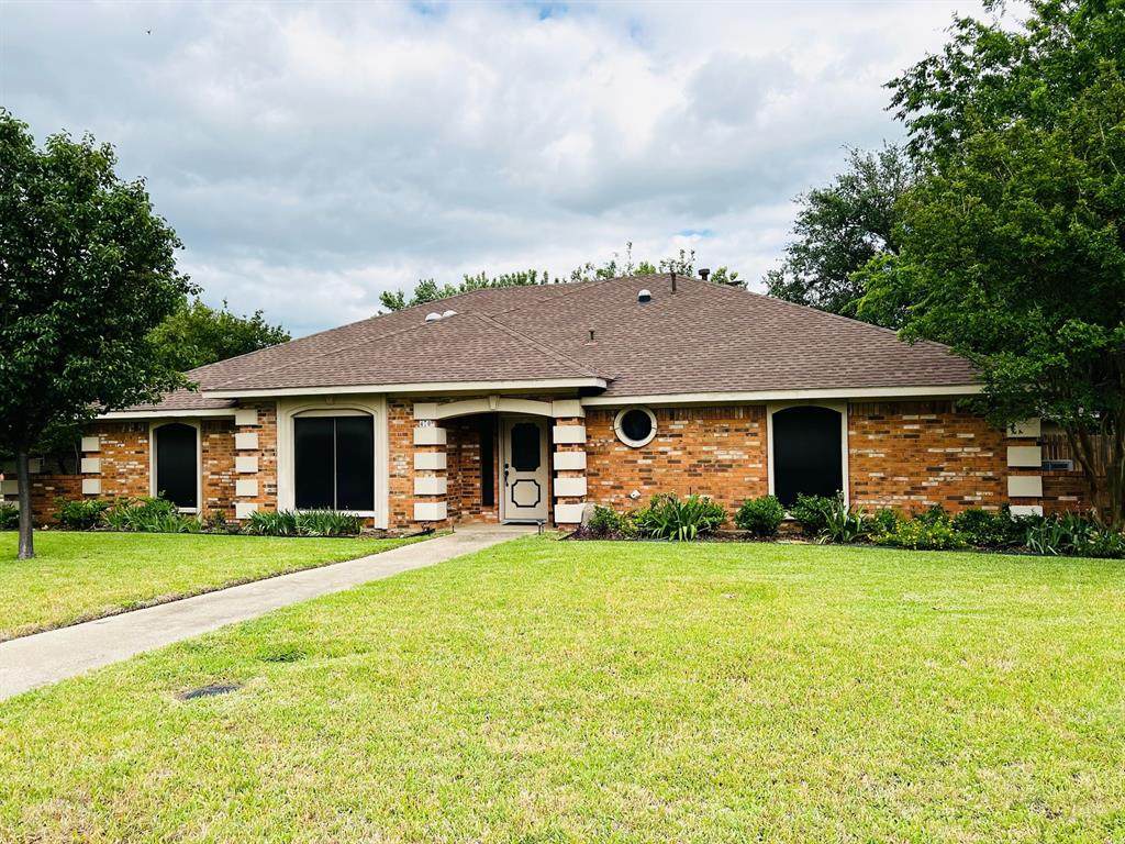 470 Mosswood Dr - Photo 1