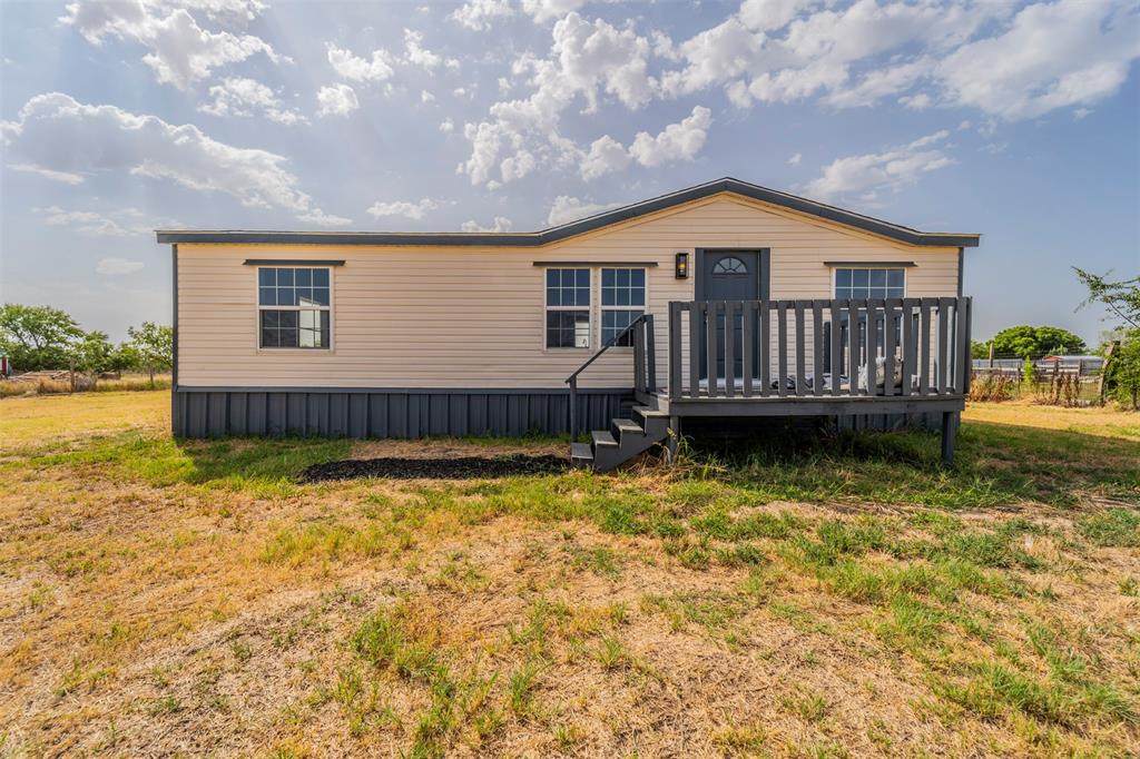 9000 Diamond Avenue - Photo 1
