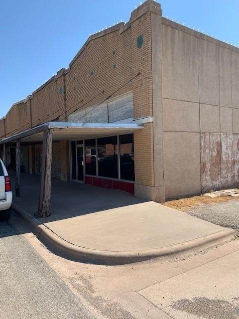 117 Wetherbee Law Offc - Photo 1