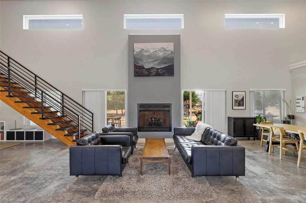 3923 Lake Oaks Circle - Photo 1