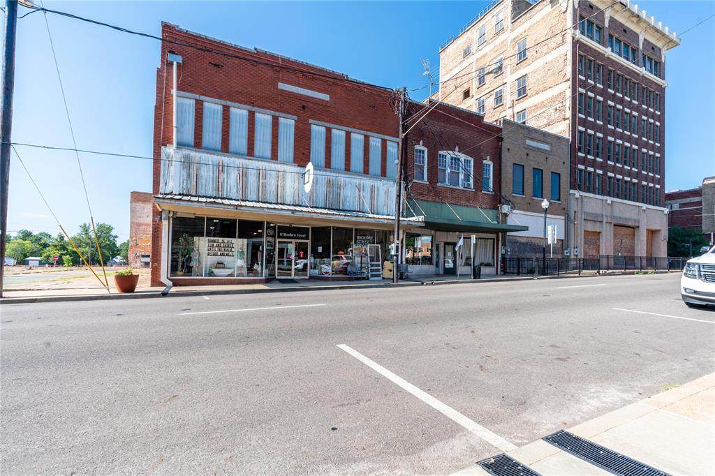 122 Bonham - Photo 1