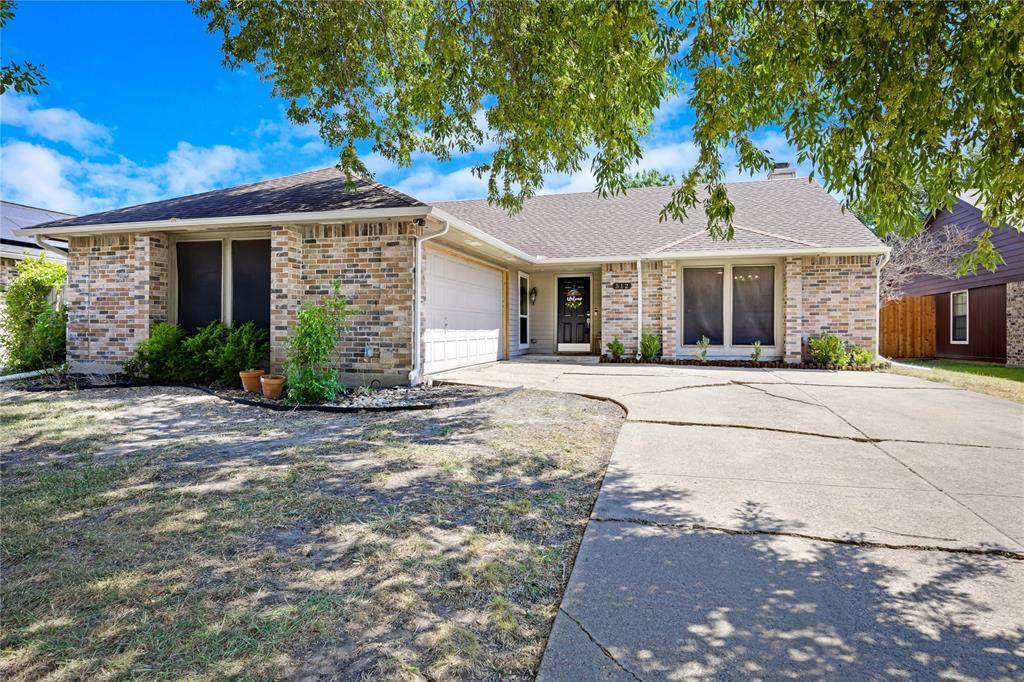 512 Rosewood Lane - Photo 1