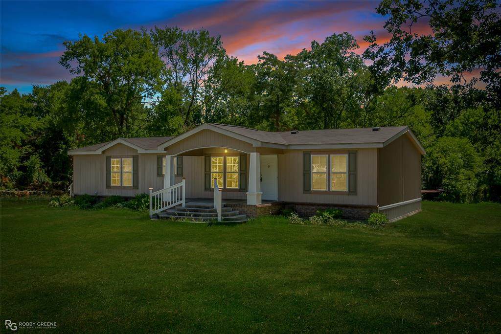 3323 Seminole Drive - Photo 1