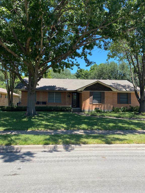 211 Harvard Drive - Photo 1