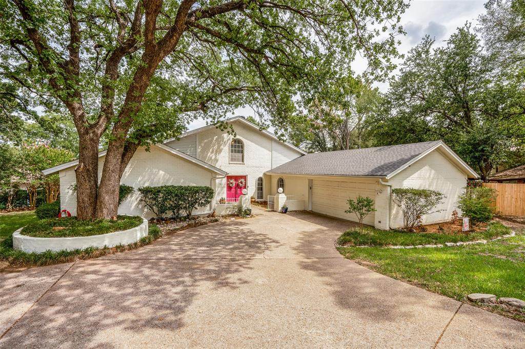 4402 Woodview Court - Photo 1