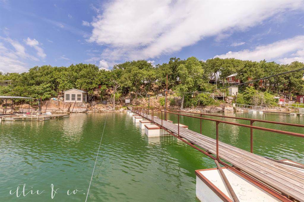 565 North Shore Drive - Photo 1