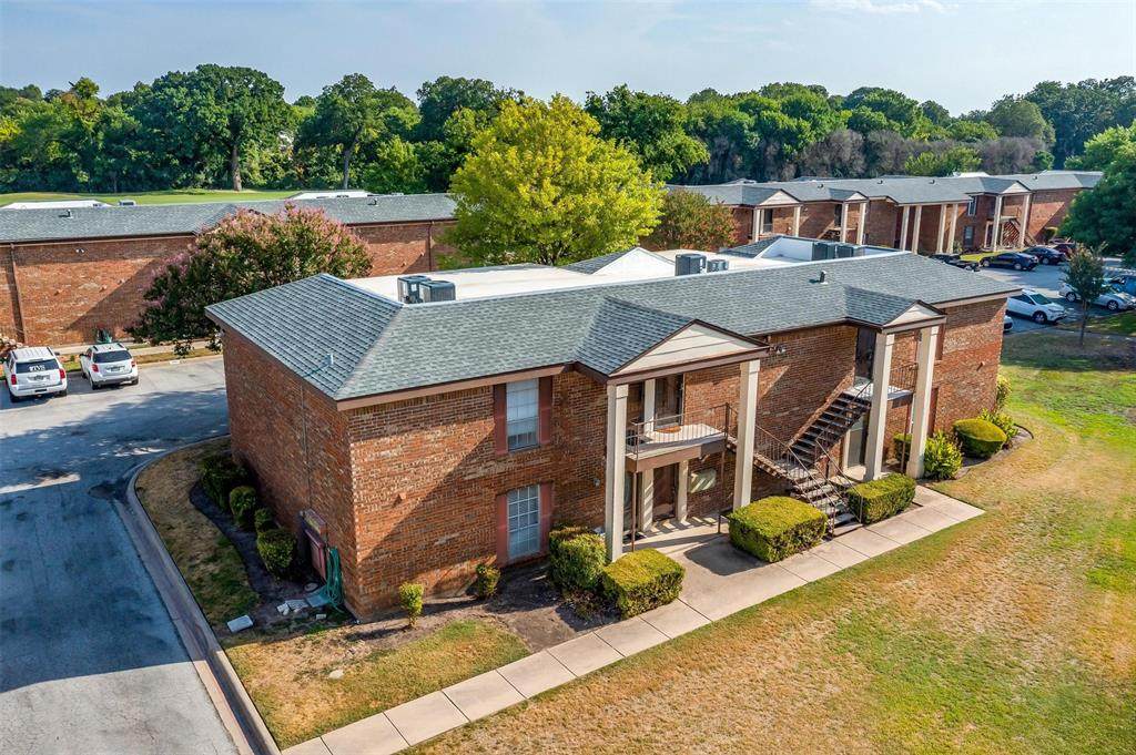 4026 Ridglea Country Club Drive - Photo 1