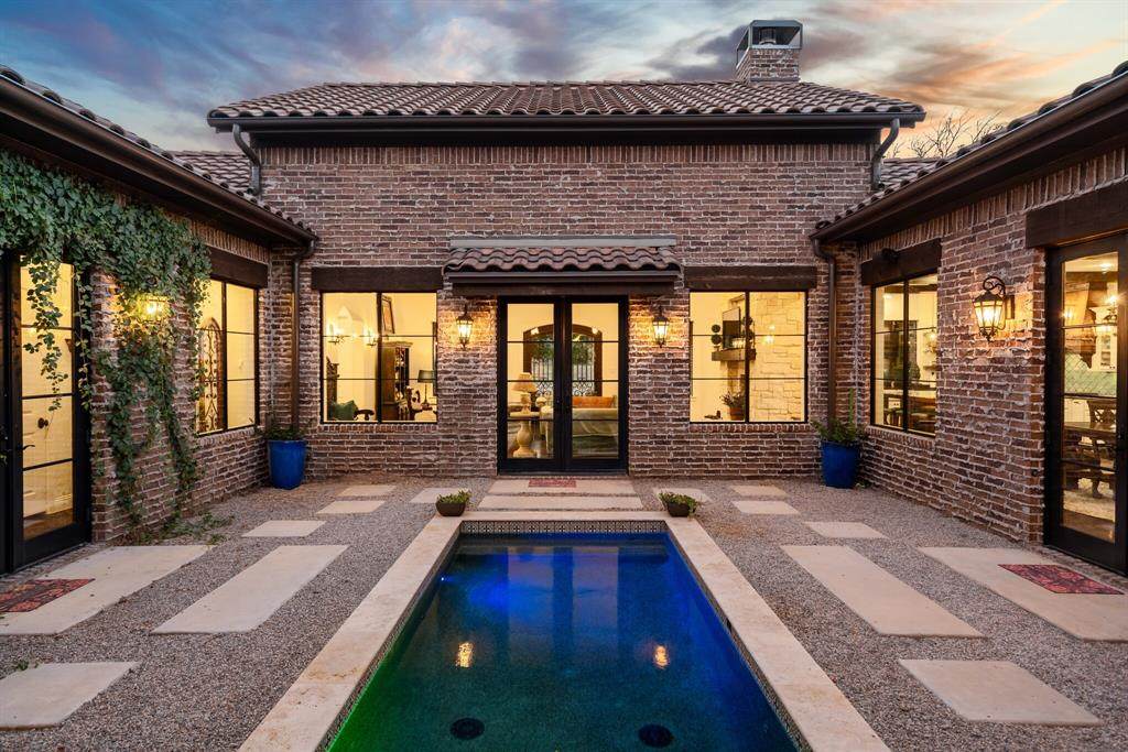 325 Vineyard Lane - Photo 1