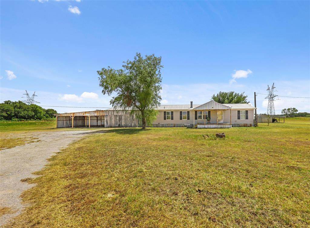 192 Private Road 1566 - Photo 1