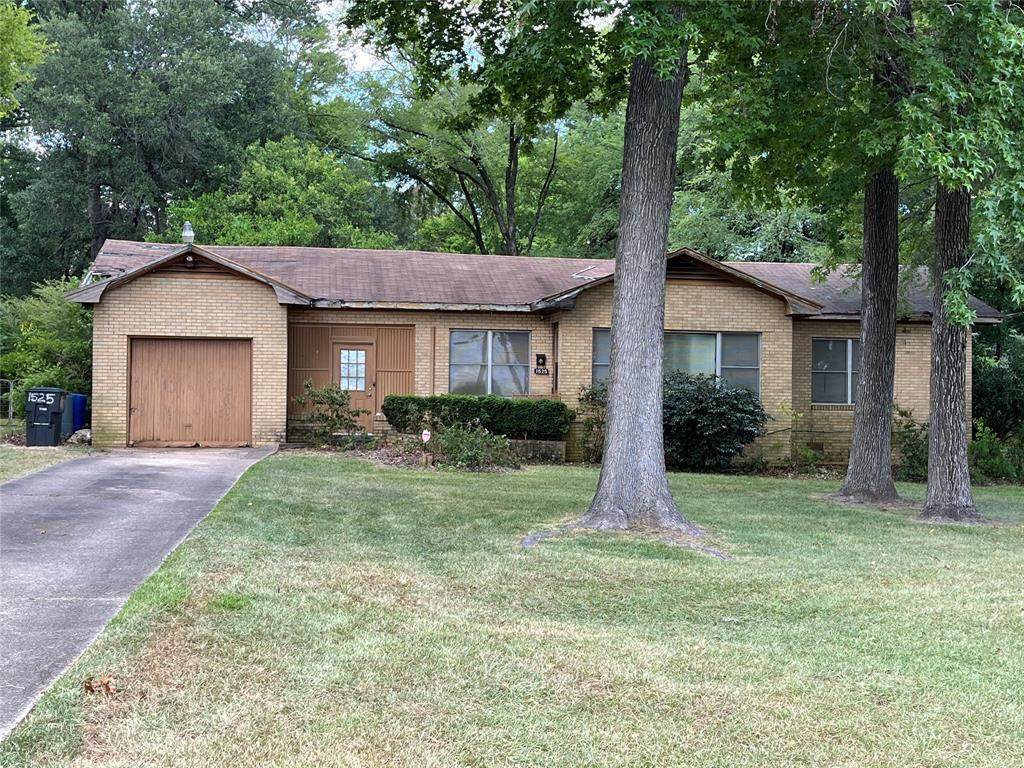 1525 Cross Lake Boulevard - Photo 1