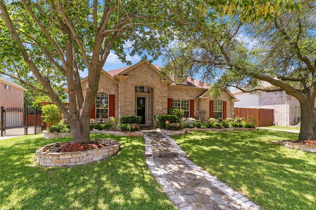 125 Hawthorne Drive - Photo 1
