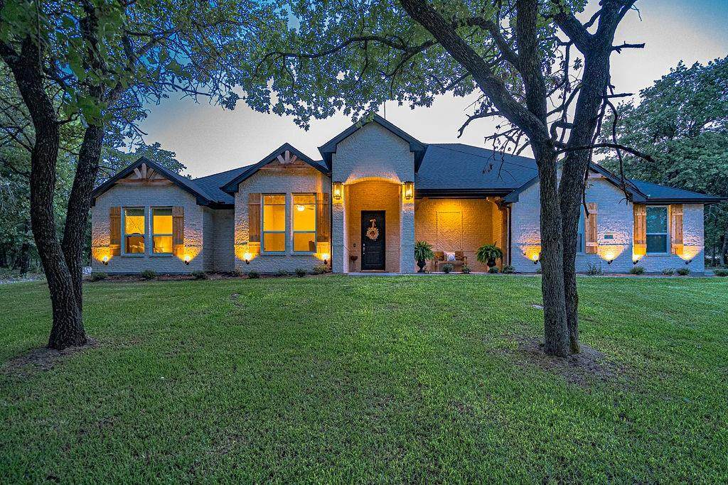 2037 Antler Loop - Photo 1