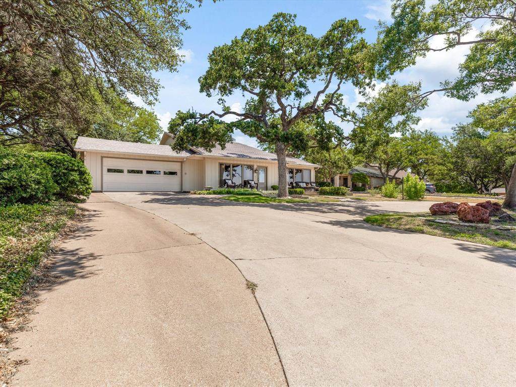 4210 Crescent - Photo 1