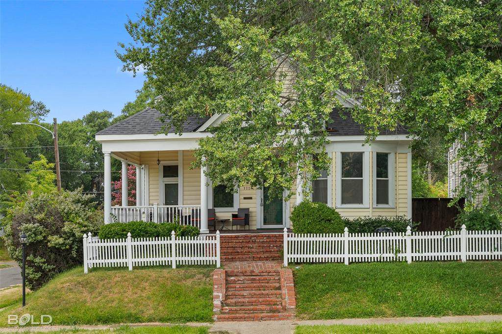 1724 Creswell Avenue - Photo 1