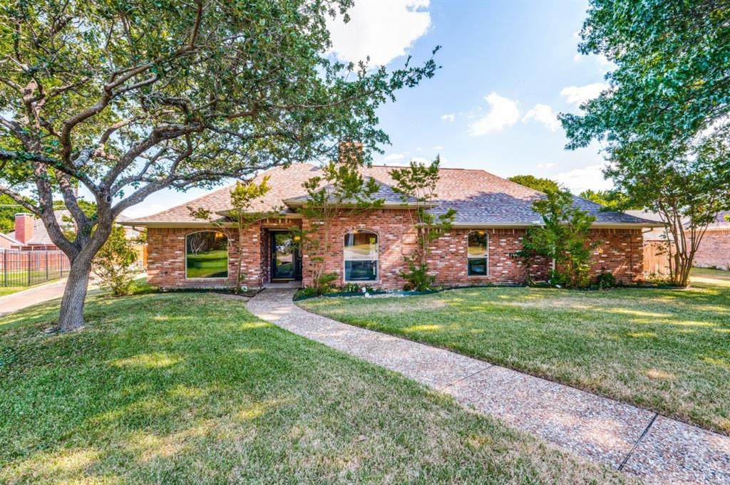 924 Pebblebrook Drive - Photo 1