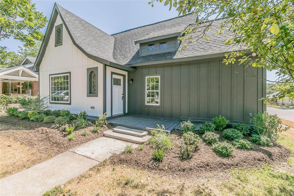 718 Rosemont Avenue - Photo 1
