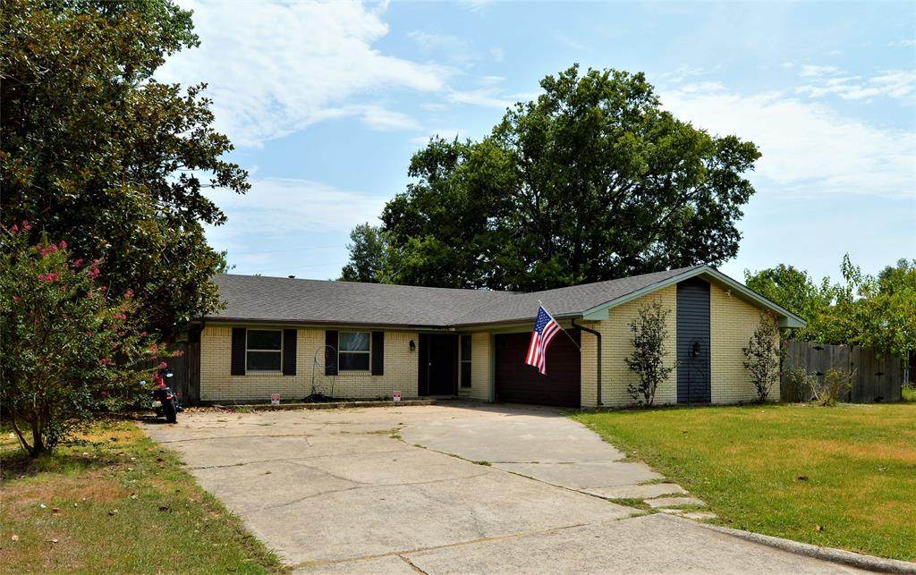 2721 Tanglewood Drive - Photo 1