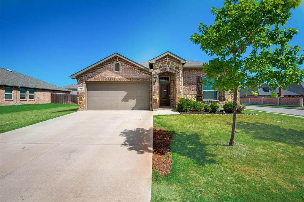 425 Eureka Court - Photo 1
