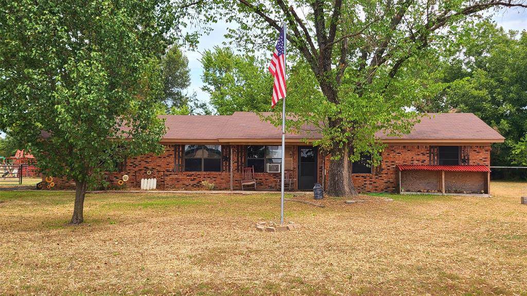 284 County Road 4707 - Photo 1
