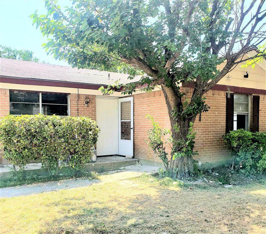 2004 Del Oak Drive - Photo 1