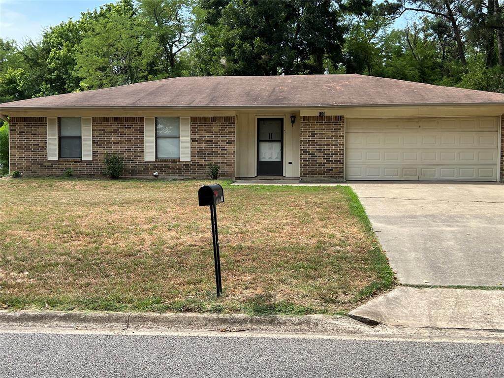 105 Rutherford - Photo 1