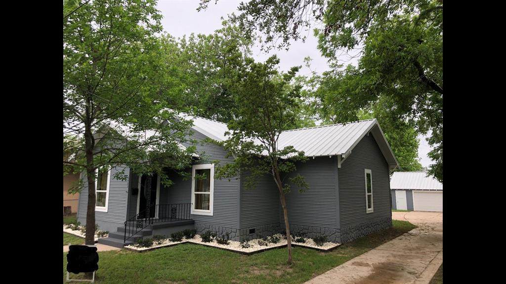 1403 Bridge Street - Photo 1