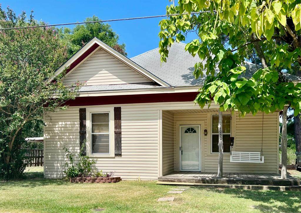 1050 4th Street - Photo 1