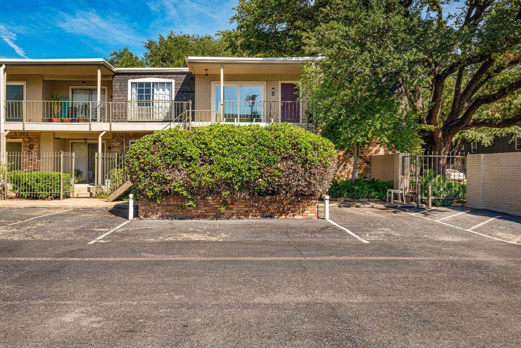 5303 Fleetwood Oaks Avenue - Photo 1