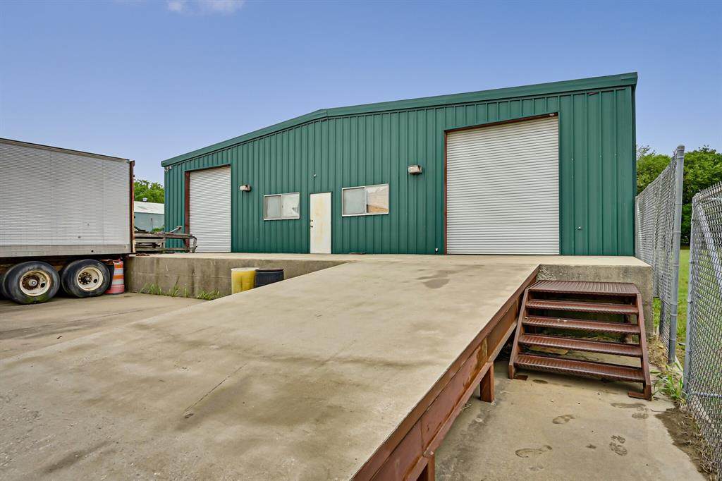 5425 Fm 157 - Photo 1