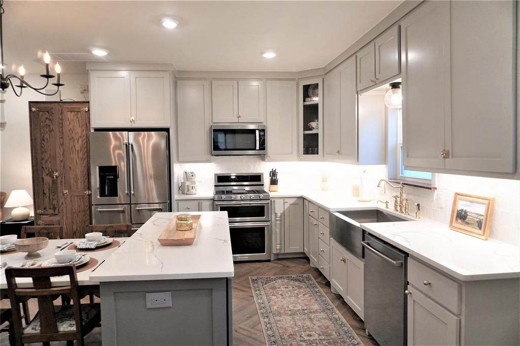 1614 Hubert Street - Photo 1