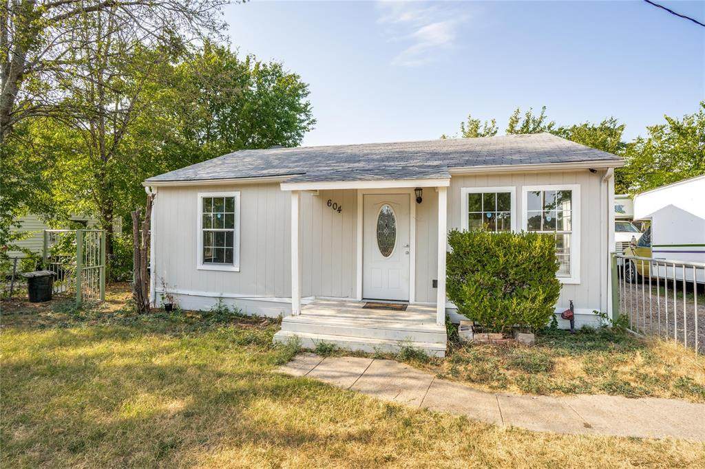 604 Wintergreen - Photo 1