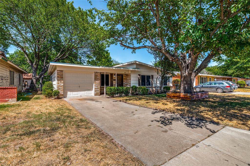 2812 Martin Lydon Avenue - Photo 1