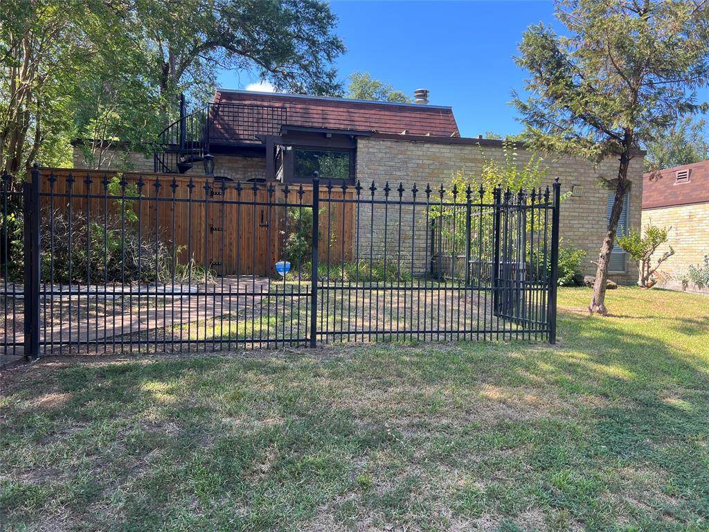 937 Stephenson Street - Photo 1