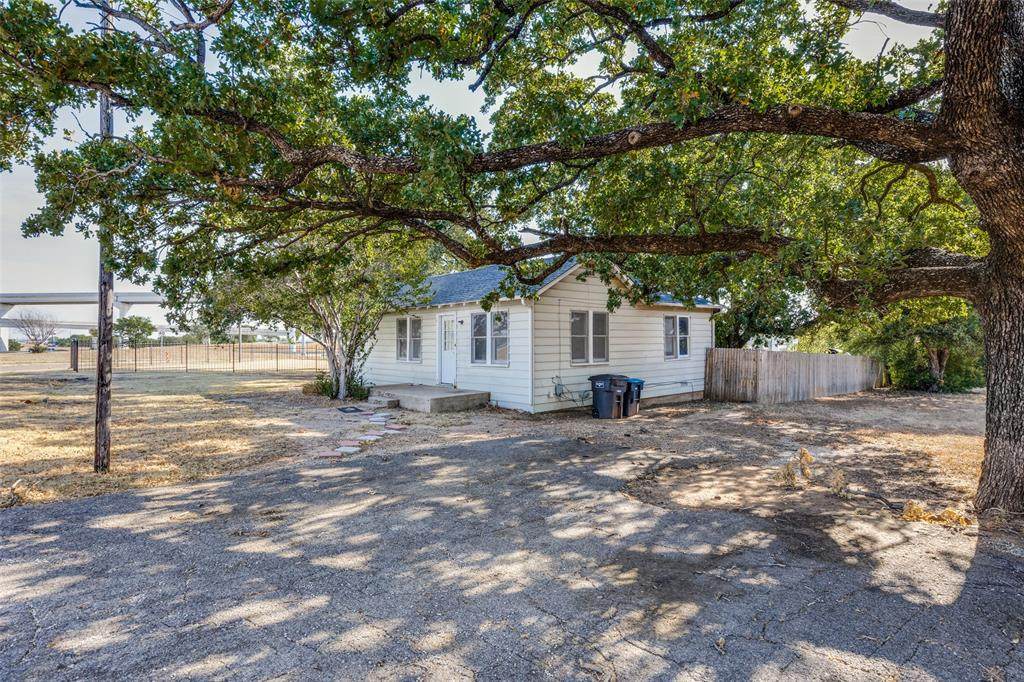 1425 Nottingham Boulevard - Photo 1