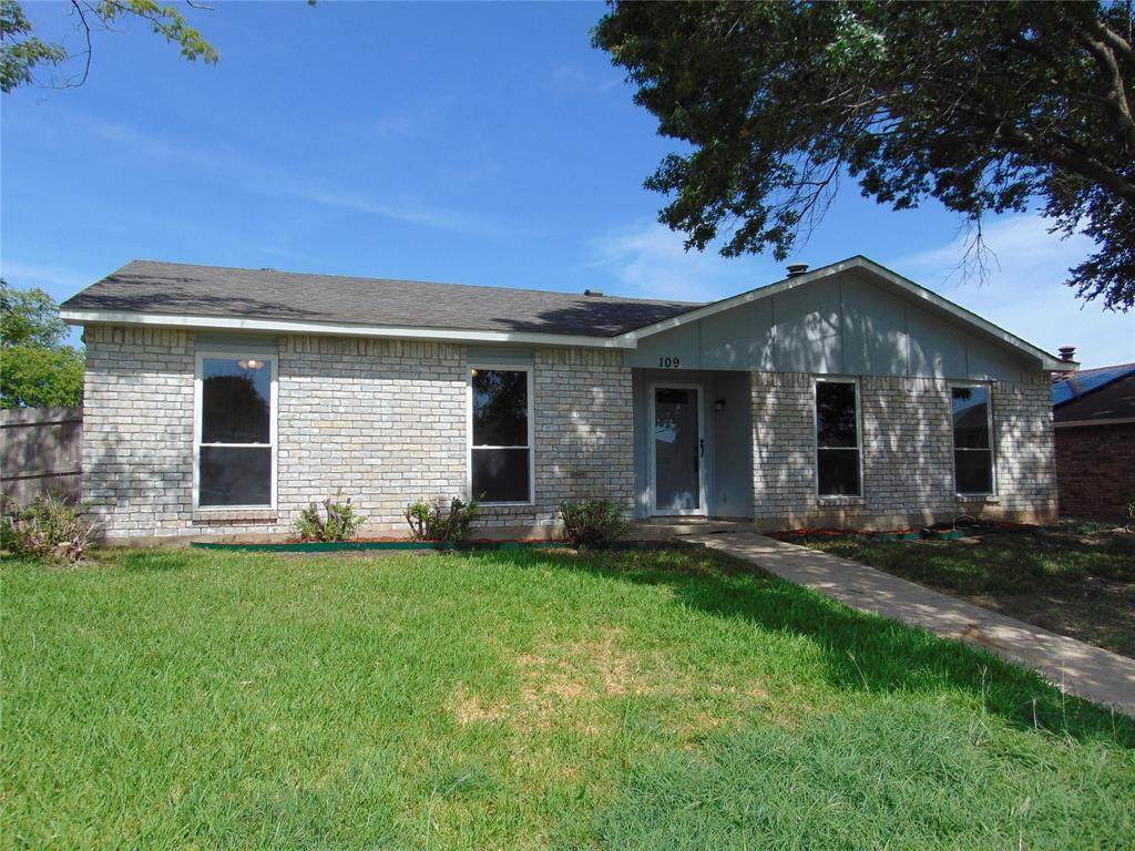 109 Young Boulevard - Photo 1