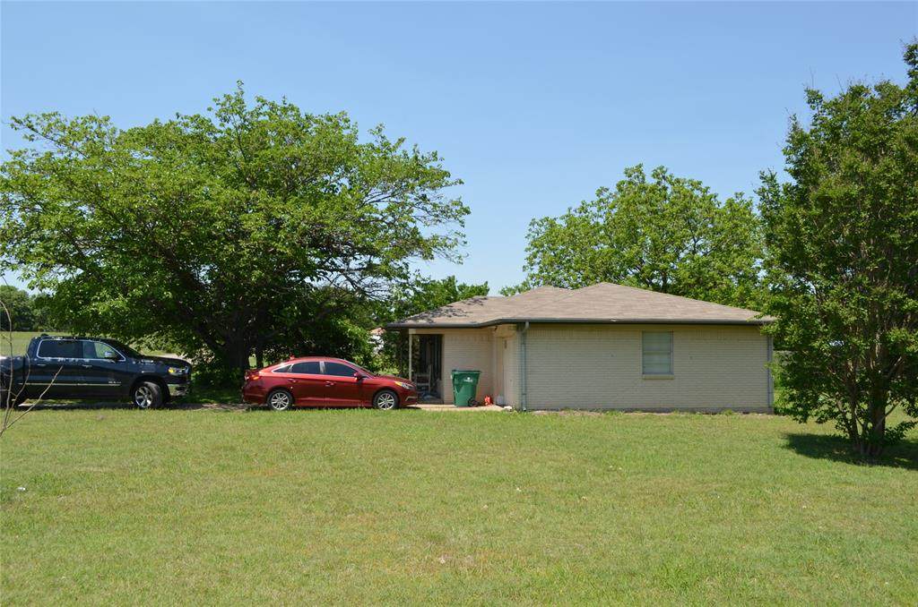 1117 Ross Lane - Photo 1