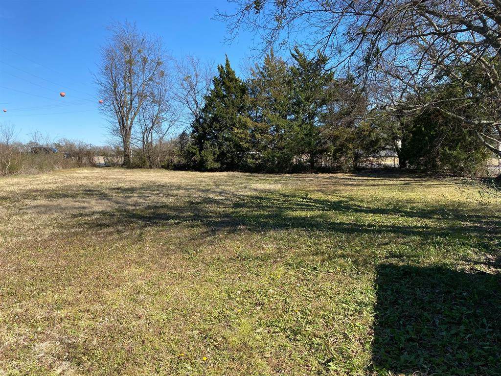 220 Oak Leaf Trail - Photo 1