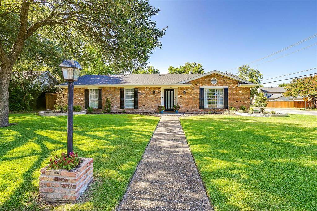 1233 Chippewa Drive - Photo 1