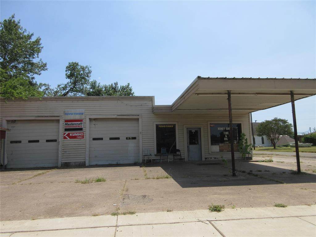400 Main Street - Photo 1