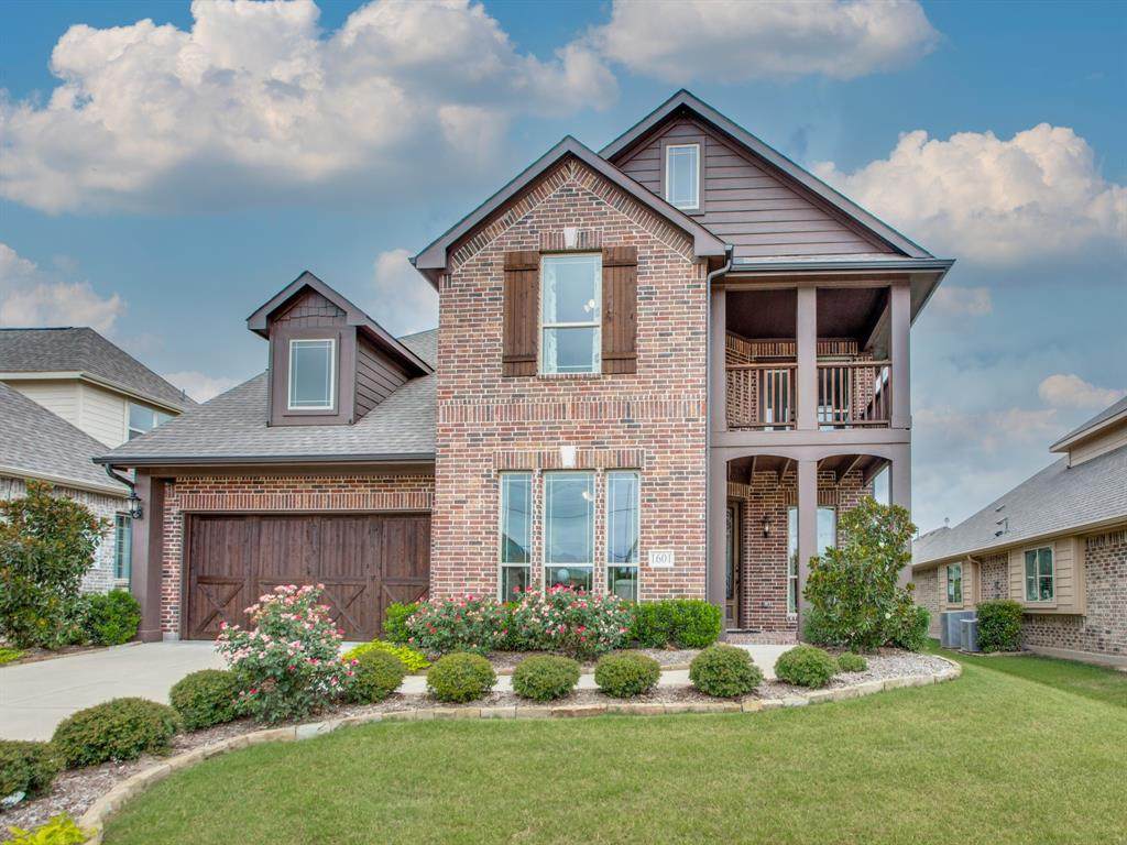 1601 Sherwood Drive - Photo 1
