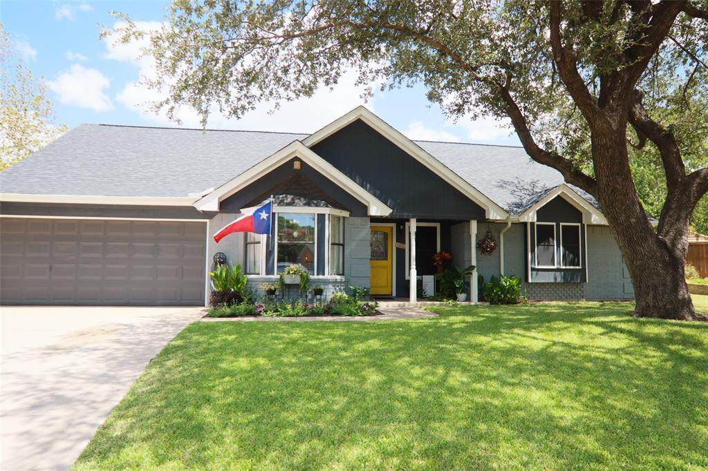 108 Camelot Court - Photo 1