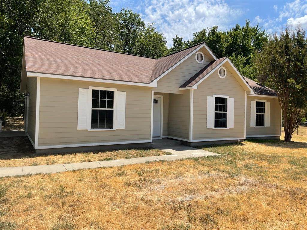 135 Pearce Drive - Photo 1