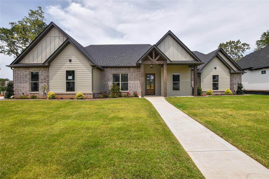 1519 Dueling Oaks - Photo 1