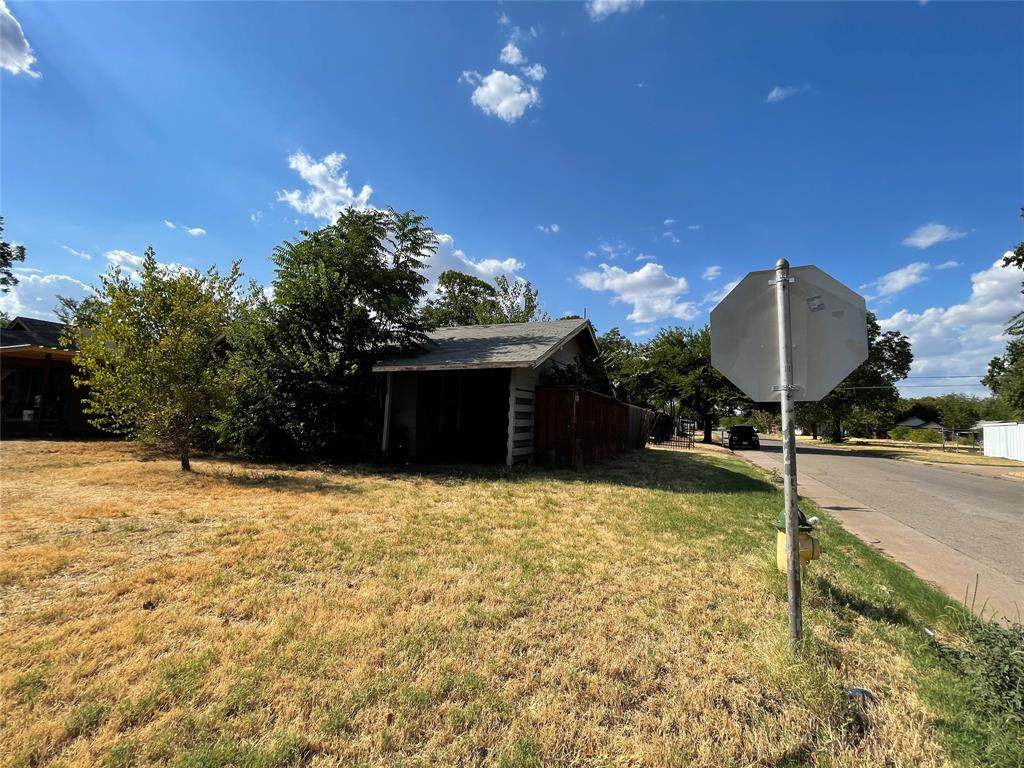 1400 8th Street - Photo 1