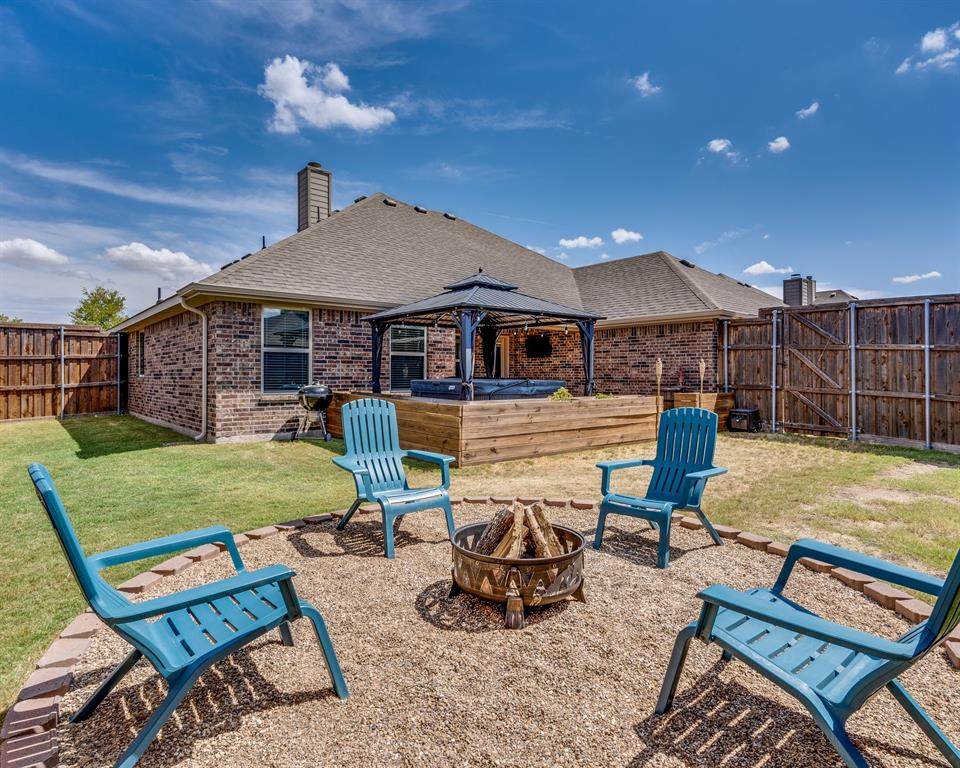 404 Valley Ridge Drive - Photo 1