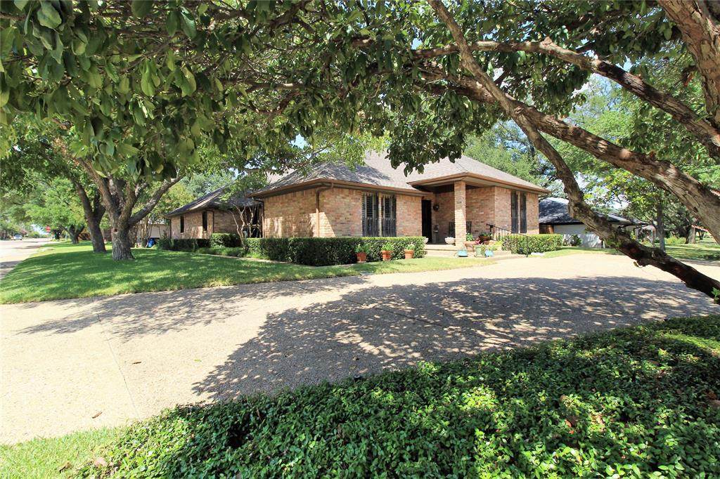 6809 Hunters Ridge Drive - Photo 1