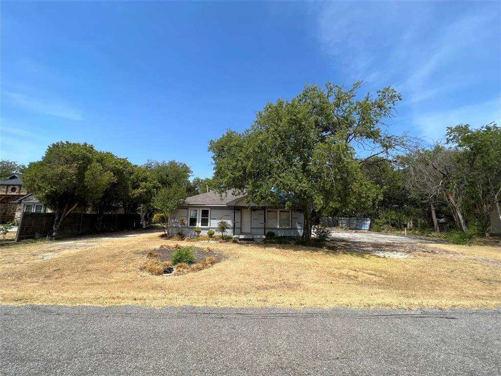907 Riggins Street - Photo 1